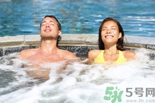 血糖高的人可以泡溫泉嗎？血糖高的人泡溫泉需要注意什么？
