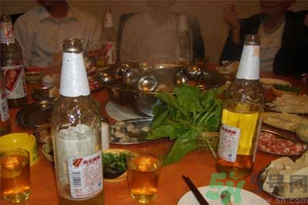吃火鍋喝啤酒會(huì)胖嗎？吃火鍋喝啤酒胖了怎么辦？
