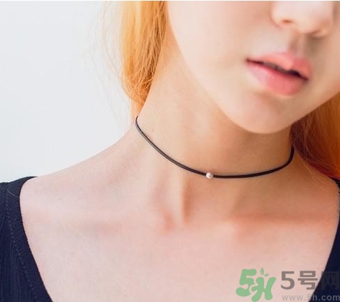 choker項鏈怎么搭配衣服？choker蕾絲項鏈搭配