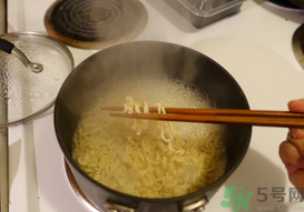辛拉面是哪個(gè)國(guó)家的？辛拉面怎么煮好吃？