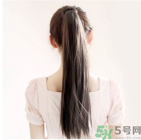冬天頭發(fā)炸毛怎么辦？冬天頭發(fā)怎么樣減少靜電？