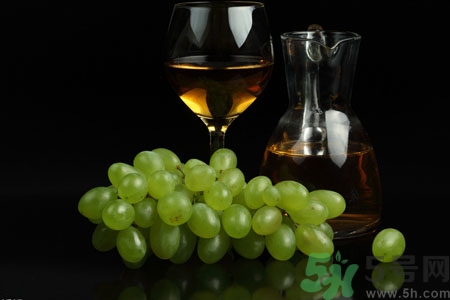 紅酒喝多了第二天難受怎么辦？紅酒喝多了怎么解酒？