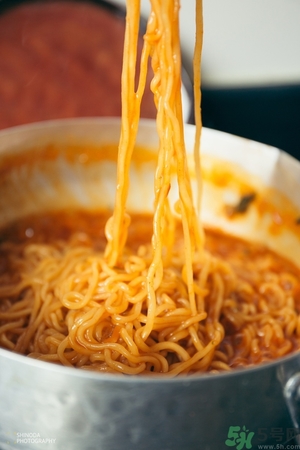 辛拉面是哪個(gè)國(guó)家的？辛拉面怎么煮好吃？