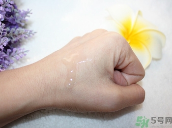 倩碧2號(hào)水有酒精和無(wú)酒精的區(qū)別