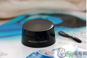 阿瑪尼黑曜石粉底多少錢？阿瑪尼黑曜石粉底霜專柜價(jià)格