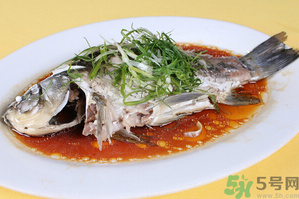 鯽魚(yú)死了一夜能吃嗎？鯽魚(yú)死了一天能吃嗎？