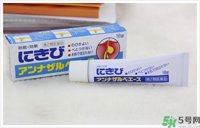 白兔祛痘膏和獅王哪個好？白兔牌暗瘡膏哪款好？