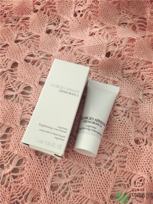 阿瑪尼黑鑰匙至臻奐顏精華乳怎么樣？阿瑪尼黑鑰匙精華乳好用嗎？