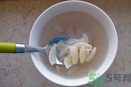 寶寶咳嗽喝大蒜水有用嗎？小孩咳嗽能喝大蒜水嗎？