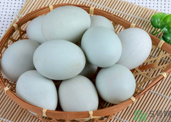 鴨蛋不能和什么一起吃？鴨蛋不能與什么食物同食？