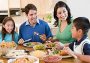 和乙肝病人吃飯會(huì)傳染嗎？和乙肝病人吃飯需要注意什么？