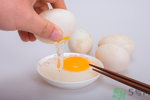 雞蛋和鴨蛋可以一起吃嗎？雞蛋和鴨蛋可以一起炒嗎？