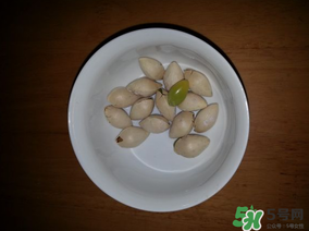 白果可以放微波爐嗎？白果放微波爐轉(zhuǎn)幾分鐘？