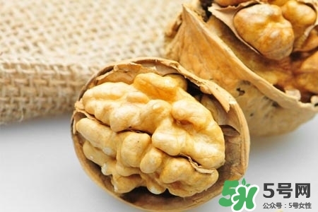 核桃一天什么時候吃最好？吃核桃有啥講究嗎？