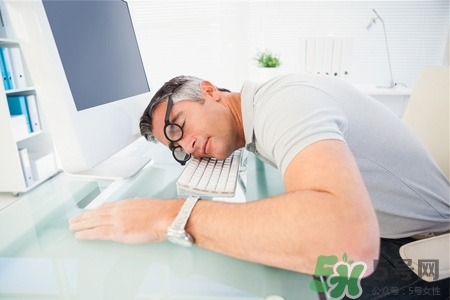 每天睡8小時(shí)早死靠譜嗎？睡眠時(shí)間超8小時(shí)易死亡