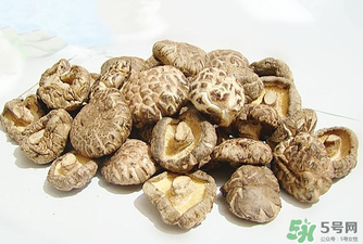干香菇發(fā)霉了還能吃嗎？干香菇發(fā)霉怎么處理？