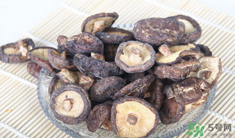 干香菇發(fā)霉了還能吃嗎？干香菇發(fā)霉怎么處理？