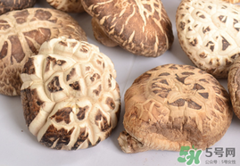 干香菇和鮮香菇的區(qū)別？干香菇和鮮香菇哪個好？