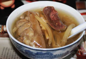 鴨肉燉什么好吃？燉鴨肉放什么好吃？ 