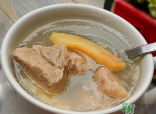 排骨湯為什么是白色的？排骨湯怎么熬成乳白色的？