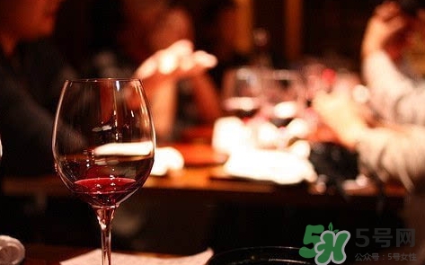 帶牙套能喝酒嗎？帶牙套可不可以喝酒？