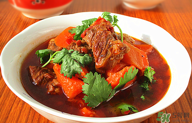 牛肉可以和胡蘿卜一起吃嗎？牛肉和胡蘿卜能一起吃嗎？
