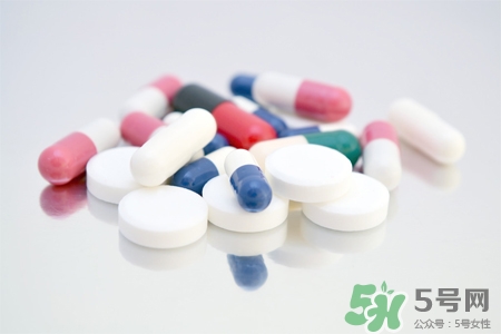 安眠藥和酒一起吃會死嗎？安眠藥和酒一起吃會中毒嗎？