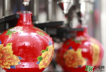 一喝白酒就胃疼怎么回事？一喝白酒就胃疼怎么辦？