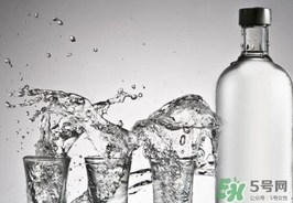 一喝白酒就胃疼怎么回事？一喝白酒就胃疼怎么辦？