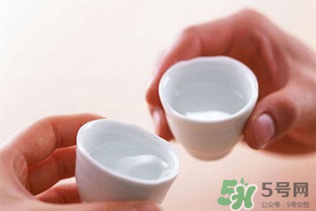 喝白酒能解牙痛嗎？牙痛能喝白酒嗎？