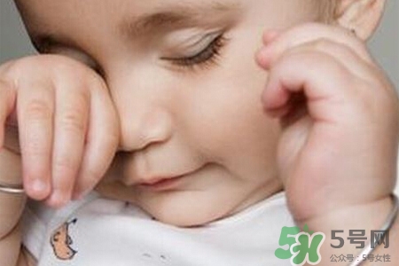 孩子為什么老眨眼睛？孩子總眨眼睛怎么回事？