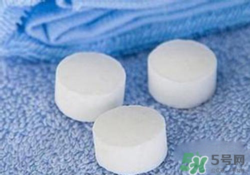樟腦丸對(duì)跳蚤有用嗎？樟腦丸可以除跳蚤嗎？