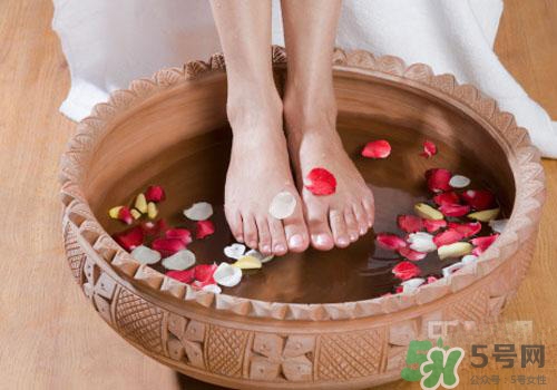 熱水泡腳可以補(bǔ)血嗎？熱水怎么泡腳可以補(bǔ)血？