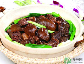 狗肉和什么一起吃最好？狗肉和什么一起燉好吃？