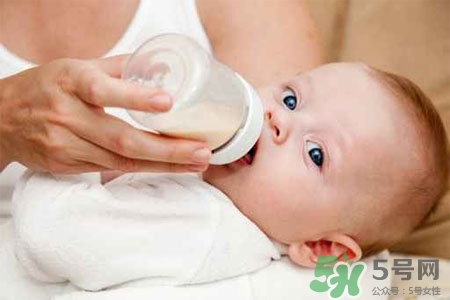 母乳奶水清淡正常嗎？奶水清淡不代表沒營養(yǎng)
