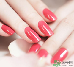 冬天涂什么顏色的指甲油好看？冬天適合什么顏色的指甲油？