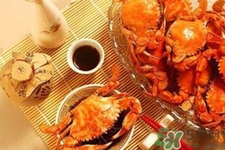 喝白酒能吃螃蟹嗎？吃螃蟹喝什么酒好？