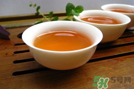 冬天喝菊花茶好嗎？冬天喝菊花茶加枸杞好嗎？