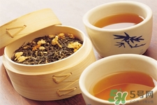 冬天喝菊花茶好嗎？冬天喝菊花茶加枸杞好嗎？