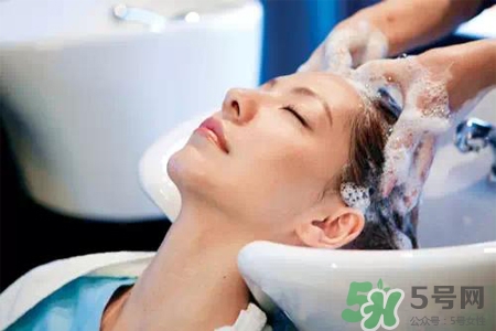 產(chǎn)后可以洗頭嗎？產(chǎn)后多久可以洗頭發(fā)？