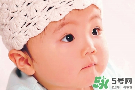 寶寶能穿羽絨服嗎？寶寶多大可以穿羽絨服？