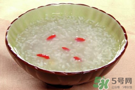 經(jīng)常吃醪糟雞蛋能催奶嗎？酒釀蛋的功效與作用