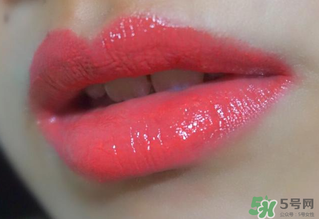 ysl和香奈兒口紅哪個(gè)好？ysl52和香奈兒43對比