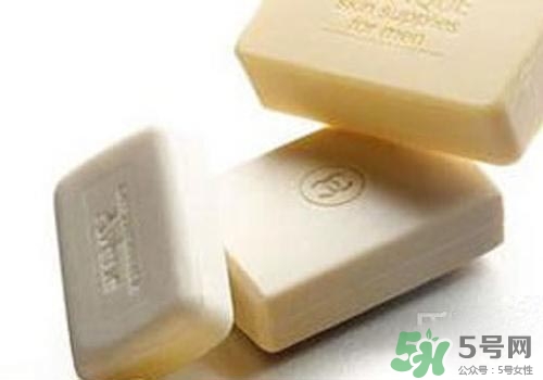 硫磺皂可以洗頭嗎？怎么用硫磺皂洗頭