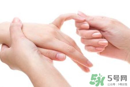 冬天洗衣服手冷怎么辦？教你洗衣不傷手的6妙招