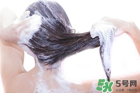 冬天洗冷水澡好嗎？冬天洗冷水澡的好處與壞處