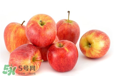 寶寶吃蘋(píng)果泥要蒸熟嗎？寶寶吃蘋(píng)果泥有什么好處？