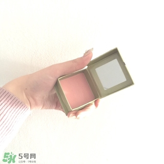 貝玲妃蒲公英蜜粉怎么用？benefit貝玲妃蒲公英蜜粉使用方法