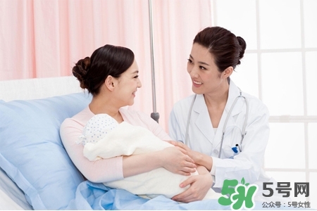 冬天哺乳穿什么？冬天哺乳期穿什么衣服喂奶好？