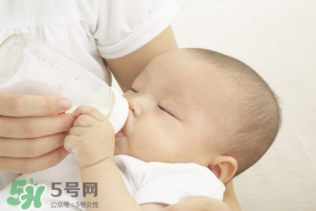 喂母乳為什么會(huì)胸部下垂？正確哺乳不會(huì)導(dǎo)致胸部下垂